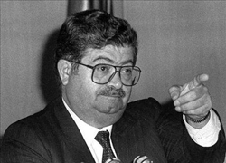 Özal'ın Ellerini Sildiği Havluya Gözü Gibi Bakıyor