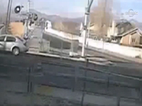 Tren otomobili böyle biçti