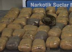 İzmir'de 244 kilo esrar ele geçirildi  
