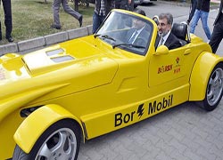 Borla çalışan araba yollarda 