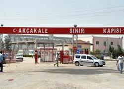 Akçakale'ye kilit esnafı vurdu
