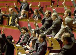 Fransız Senatosu'nda inkar turları