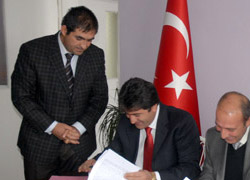Yüksekova'da "Çok dilli" TİS