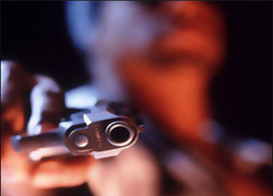 Evden kaçtı kardeşleri öldürdü