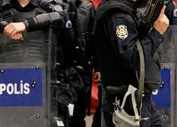 Libyalı polislerin üniformaları Türkiye'den