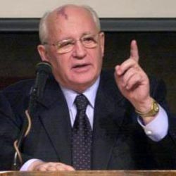 Gorbaçov: ''Putin siyaseti bırakmalı''