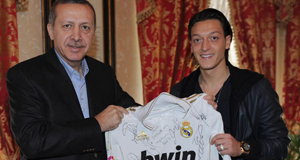 Erdoğan'a imzalı Real Madrid forması