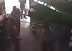 Yeni elemana 'tabut şakası'