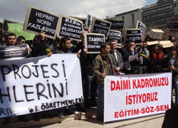 Öğretmenlerden MEB önünde eylem