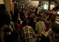 Boğaziçi Öğrencileri Starbucks'ı İşgal Etti