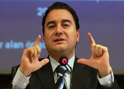 Babacan Japonya'ya gitti