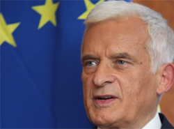 AP Başkanı Buzek'ten Türkiye'ye Övgü