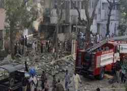 Pakistan'da intihar saldırısı: 10 ölü