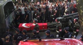 Başkent, Şehidine ağlıyor