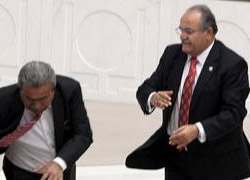 Uslu'dan özür bekleyenlere cevap