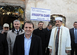 Ayasofya'da Cuma çoşkusu
