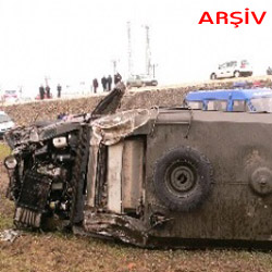 Askeri araç devrildi