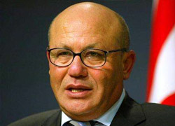Talat: Eroğlu, çözüme ruhen ve bedenen yabancı