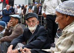 Emekliliği yaşa takılanlar için yasa teklifi
