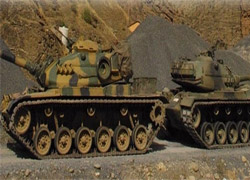 Türk tankları Kuzey Irak'ı geçti