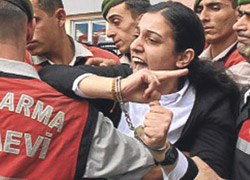 İri medyanın DHKP-C aşkı