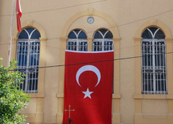 Ortodoks Kilisesine Türk bayrağı