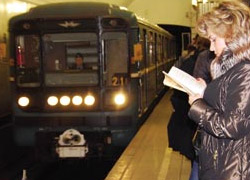 Köpekler metroyla şehre gidiyor
