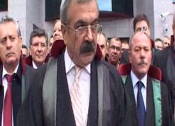 'Hakim avukatı dövdü' iddiası