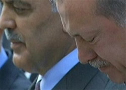 Başbakan mevlitte Kur'an okudu