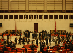 AB'den yeni anayasa çağrısı
