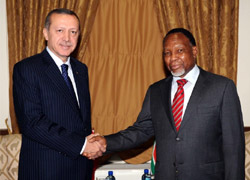 "Afrika'yı sömürenler borçlarını ödemelidir"