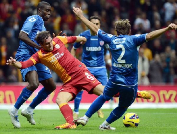 Manchester maçı öncesi Cimbom'a şok!