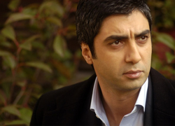 İlahi aşk ile mutluyum