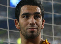 Arda Turan iki golün asistini yaptı