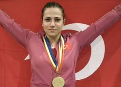 Halterde Hatice Yılmaz Avrupa şampiyonu oldu