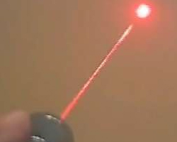 Pilotlara, lazer magandalarından koruyan gözlük