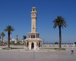 İzmir’in tahtı sallanıyor