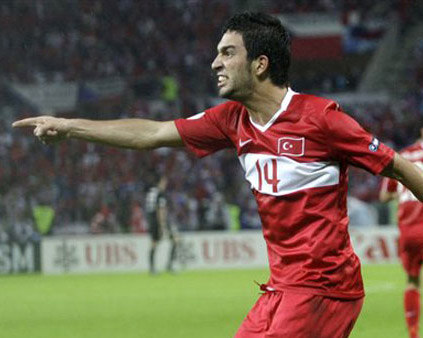 Arda Turan Türkiye'den özür diledi