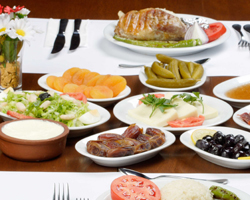 Avusturya Başbakanı Müslümanlara bayram yemeği verdi