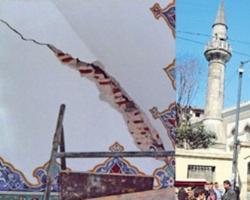 500 yıllık camiyi ibadete kapattı