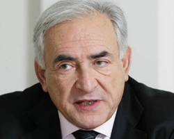 Sarkozy'nin rakibi Strauss-Kahn Fransa'ya dönüyor