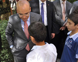 Şimşek harçlık dağıtırken parası bitti