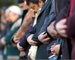 Stockholm'de coşkulu bayram namazı