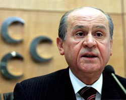 Bahçeli Türkeş'in mezarını ziyaret etti