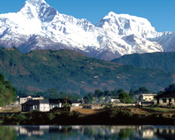 Nepal'e eski Maocu başbakan