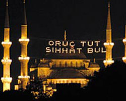 Camiler doldu taştı