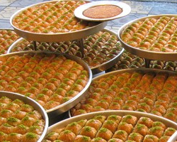 Bayramda kan şekerinizi hoplatmayın!