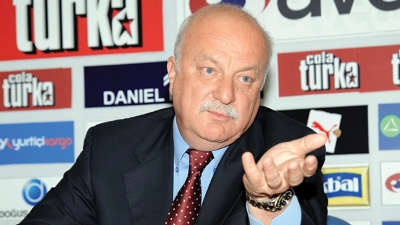 Şener'in yurtdışı yasağı kalktı