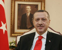 "Türkiye şimdi veren el"