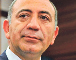 Tekin: Leş kargaları petrolün peşinde